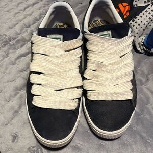 Puma suedes size 10.5 navy blue